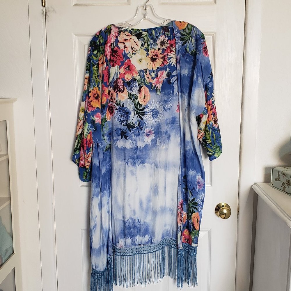 NWOT Anandas Hawaiian Floral Print Kimono, Fringe